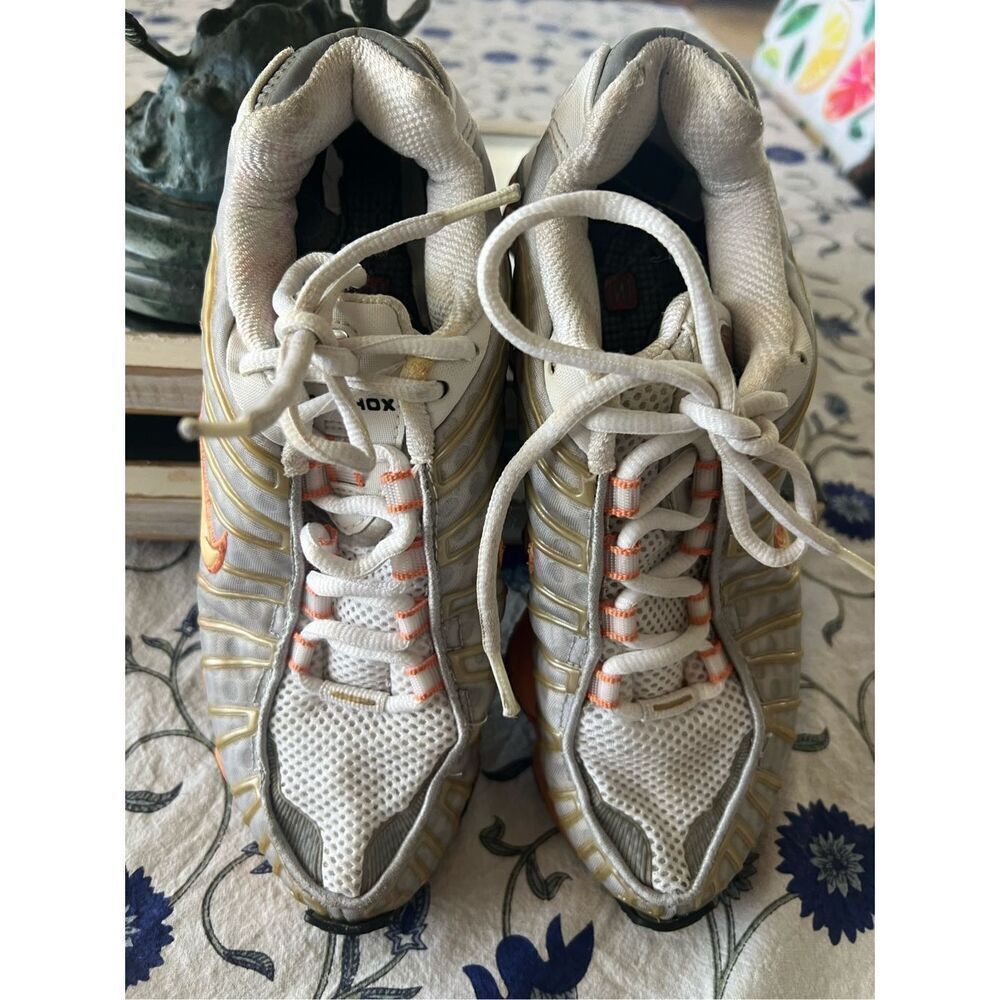 Nike Women’s Shox Orange and White Size 8- 39